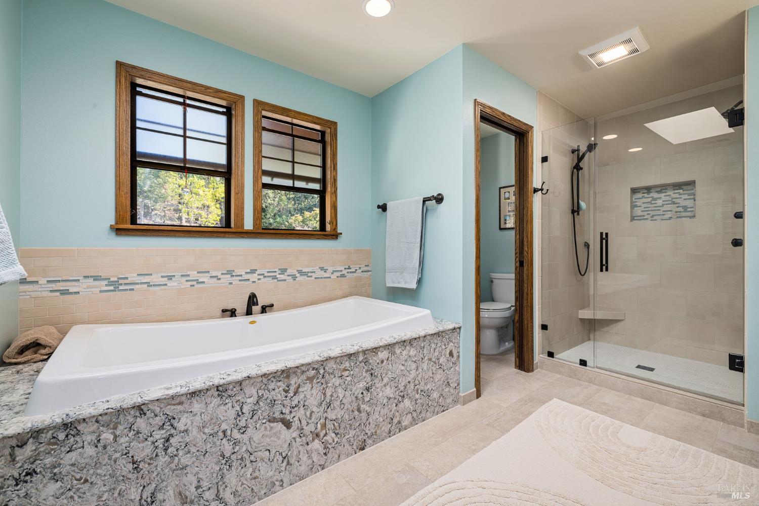 Detail Gallery Image 35 of 60 For 3541 Foxwood Pl, Santa Rosa,  CA 95405 - 3 Beds | 3 Baths