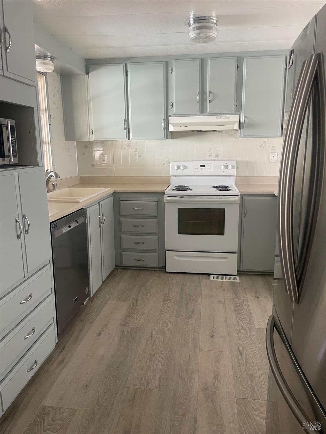 Detail Gallery Image 8 of 25 For 94 Buckwood Pl, Santa Rosa,  CA 95409 - 2 Beds | 2 Baths