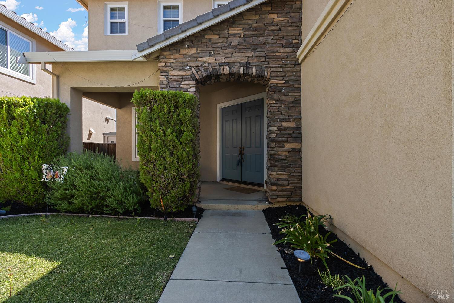 Detail Gallery Image 2 of 45 For 2721 Vallejo Ct, Antioch,  CA 94531 - 5 Beds | 3 Baths