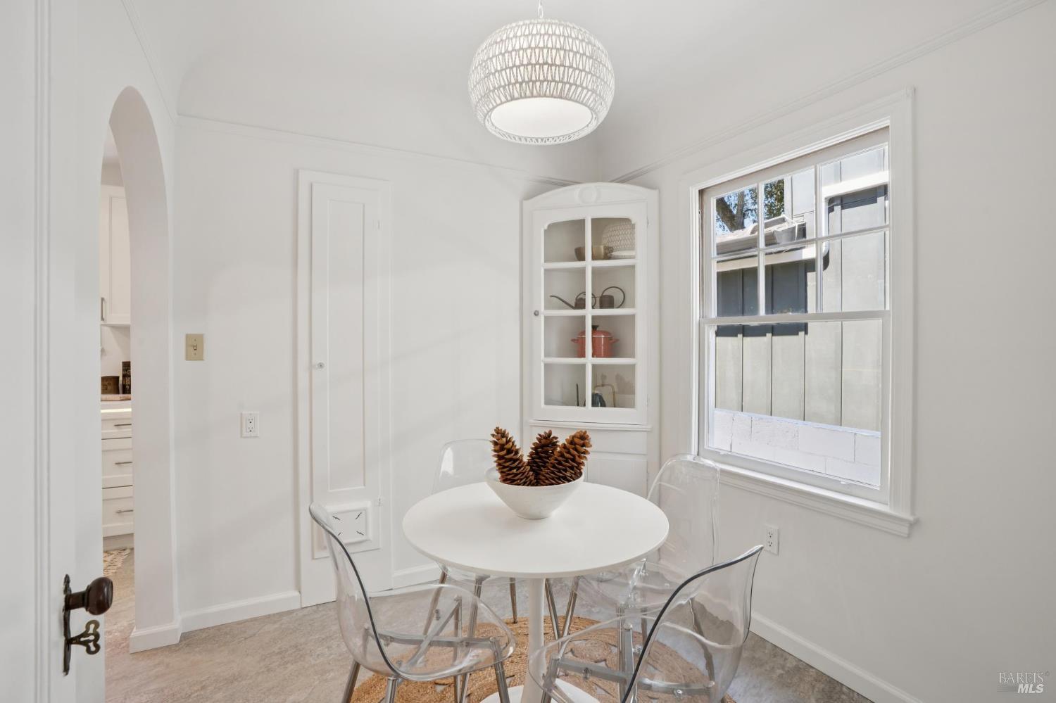 Detail Gallery Image 8 of 52 For 1943 5th Ave, San Rafael,  CA 94901 - 3 Beds | 1/1 Baths