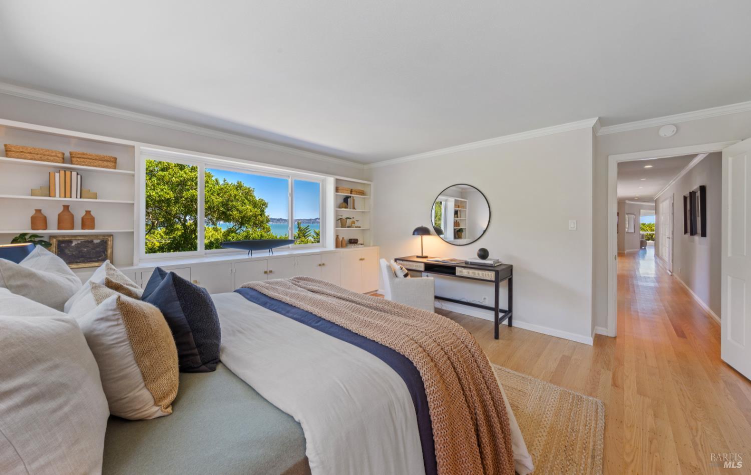 Detail Gallery Image 26 of 43 For 4655 Paradise Dr, Tiburon,  CA 94920 - 4 Beds | 2 Baths