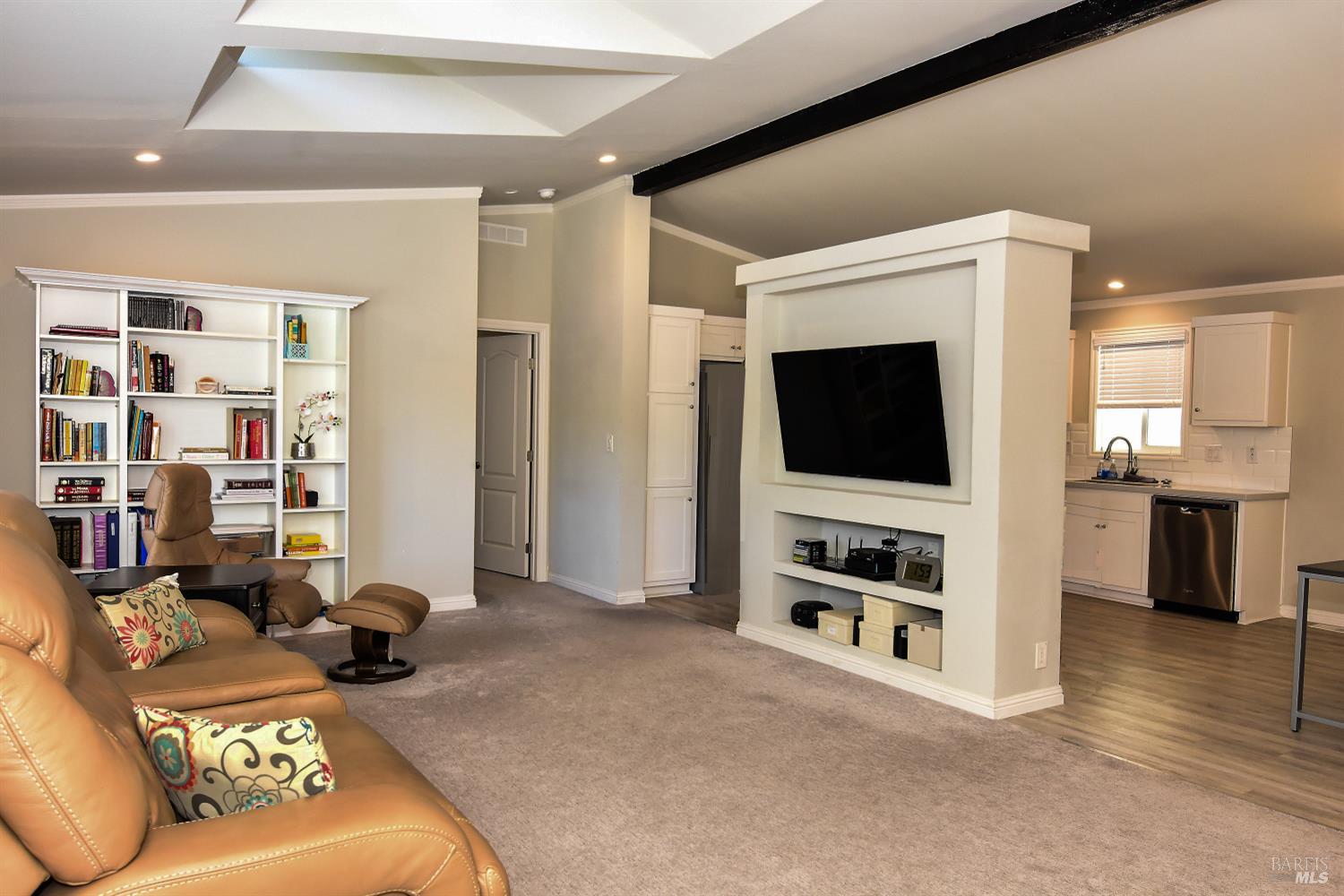 Detail Gallery Image 5 of 23 For 124 Vista Dr, Sonoma,  CA 95476 - 3 Beds | 2 Baths