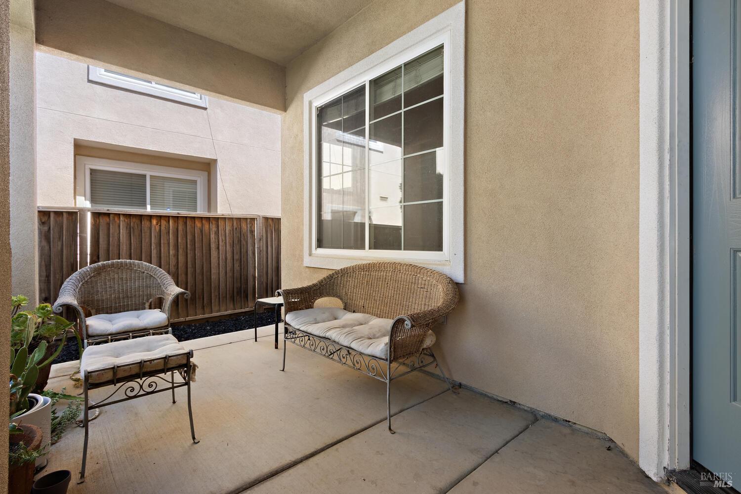 Detail Gallery Image 3 of 45 For 2721 Vallejo Ct, Antioch,  CA 94531 - 5 Beds | 3 Baths