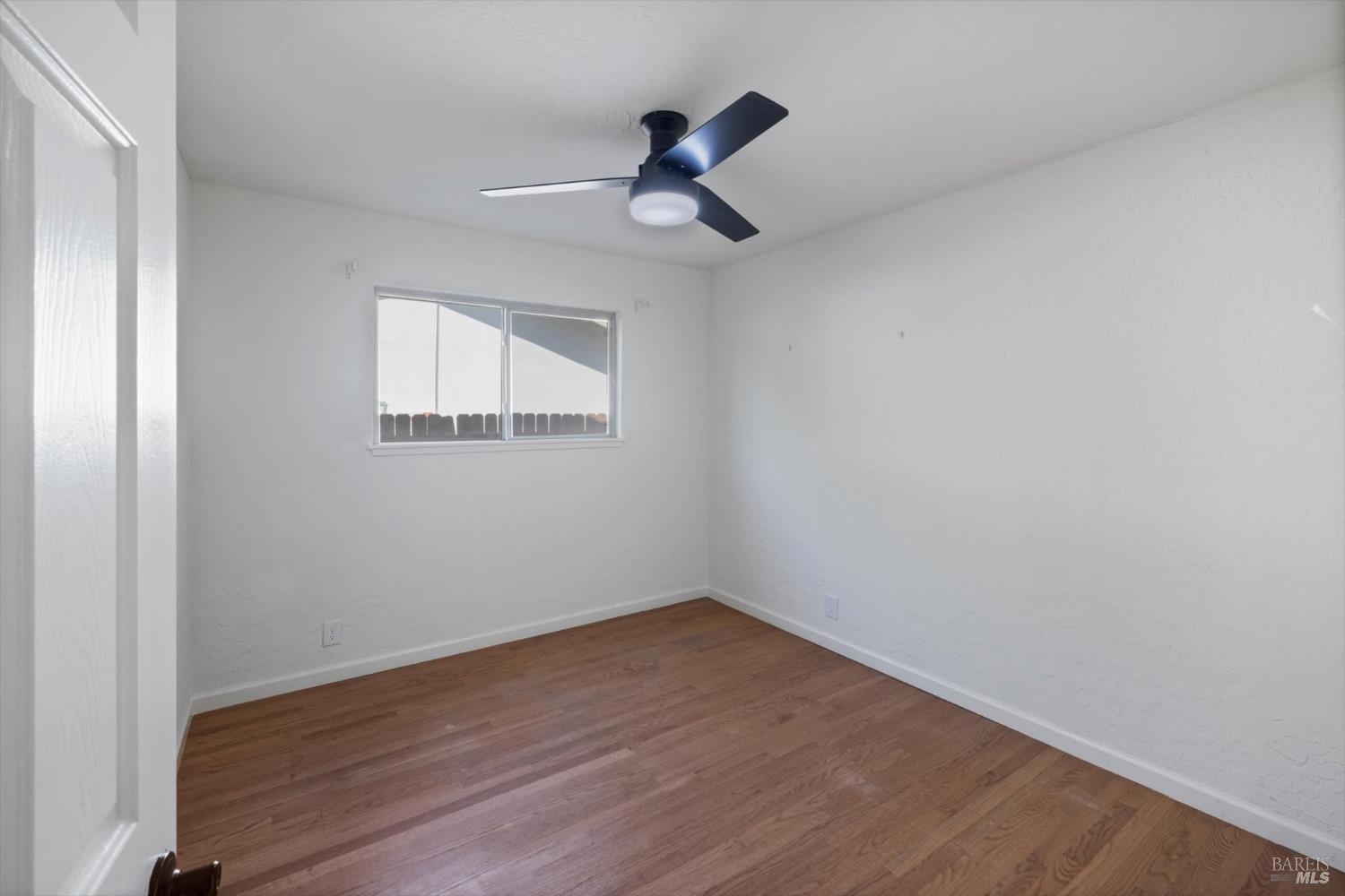 Detail Gallery Image 14 of 42 For 618 Crestview Dr, Vacaville,  CA 95688 - 4 Beds | 2 Baths