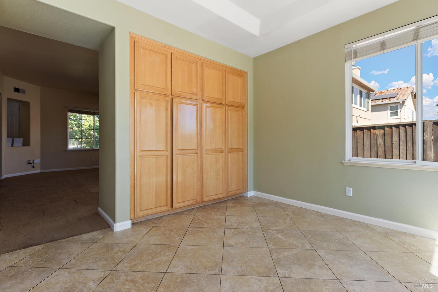 Detail Gallery Image 10 of 45 For 2721 Vallejo Ct, Antioch,  CA 94531 - 5 Beds | 3 Baths