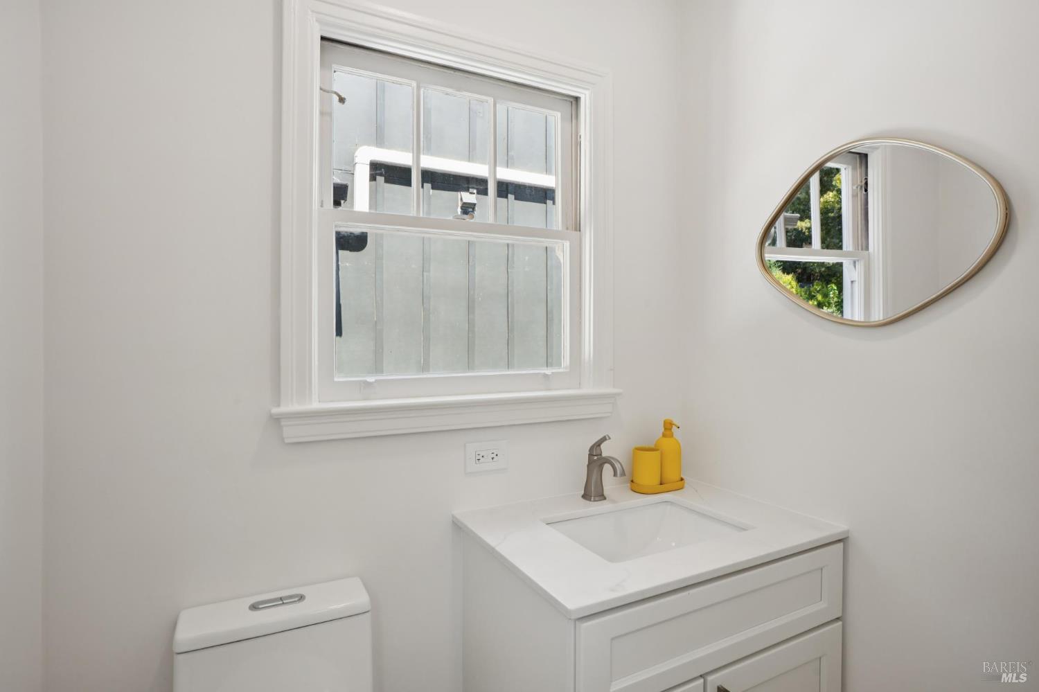 Detail Gallery Image 15 of 52 For 1943 5th Ave, San Rafael,  CA 94901 - 3 Beds | 1/1 Baths