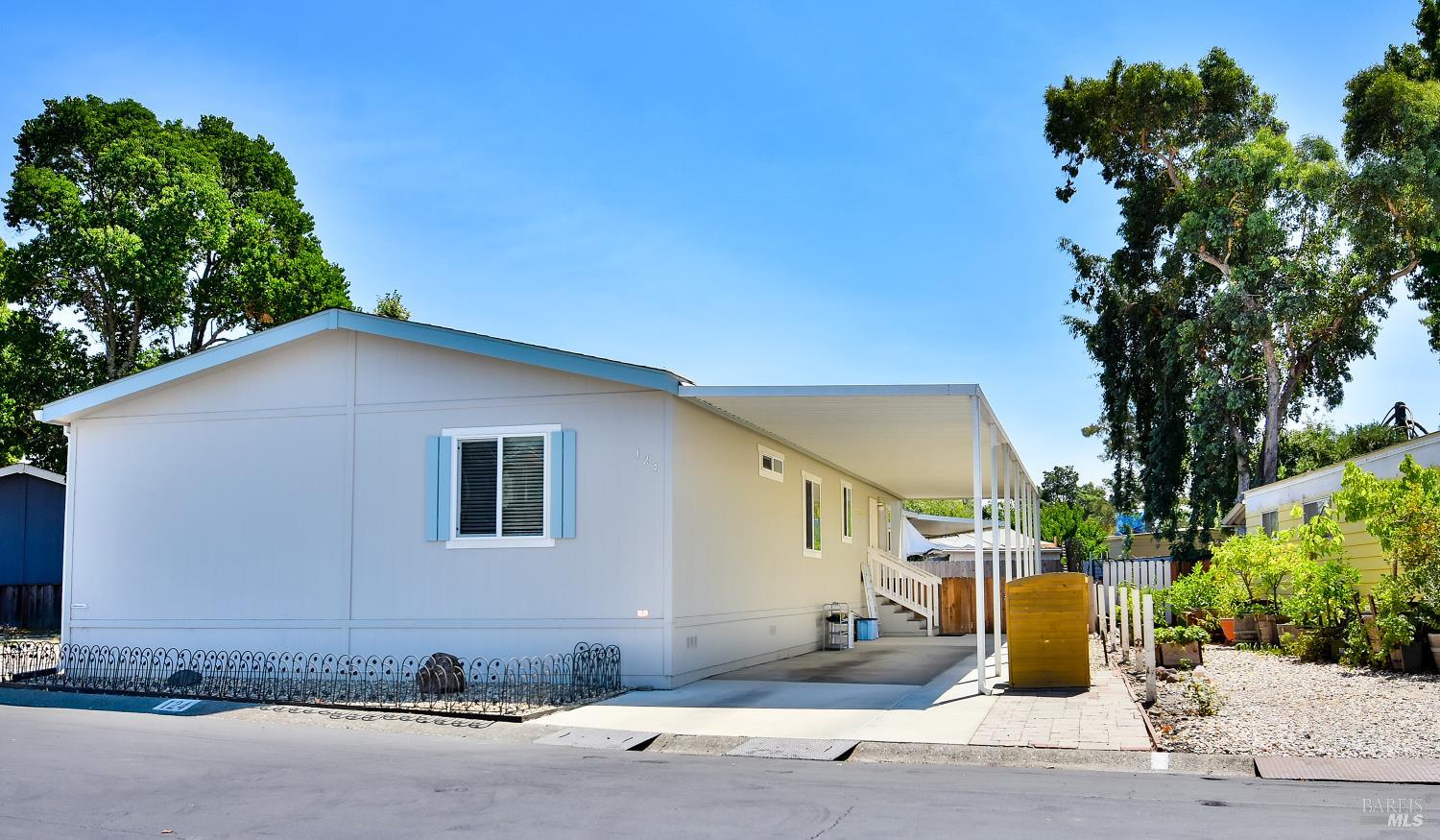 Detail Gallery Image 4 of 23 For 124 Vista Dr, Sonoma,  CA 95476 - 3 Beds | 2 Baths