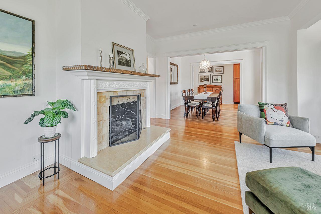 Detail Gallery Image 13 of 52 For 405 Oakdale Ave, Corte Madera,  CA 94925 - 4 Beds | 4/1 Baths