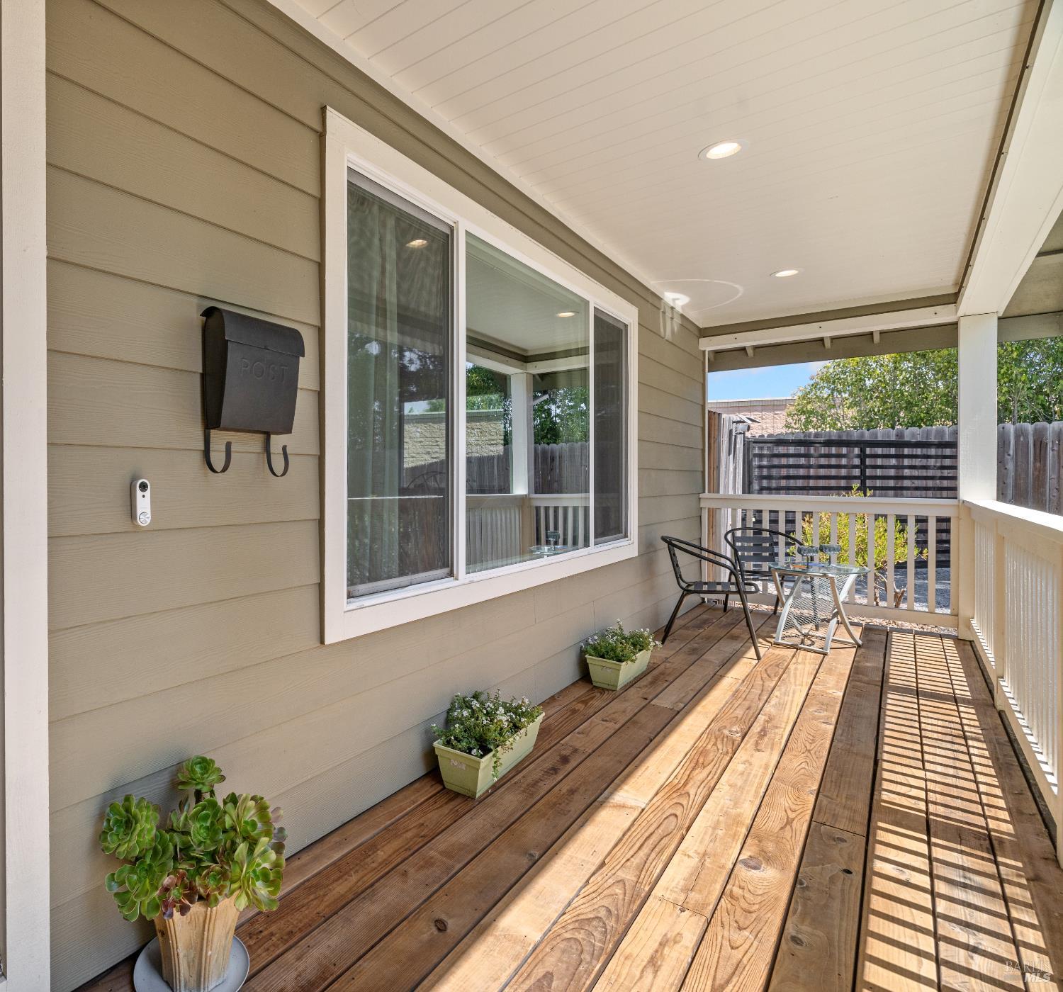 Detail Gallery Image 3 of 49 For 13 Arlington Dr, Petaluma,  CA 94952 - 3 Beds | 2 Baths