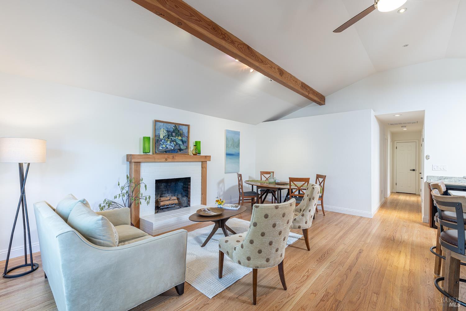 Detail Gallery Image 4 of 35 For 18751 Melvin Ave, Sonoma,  CA 95476 - 3 Beds | 2 Baths