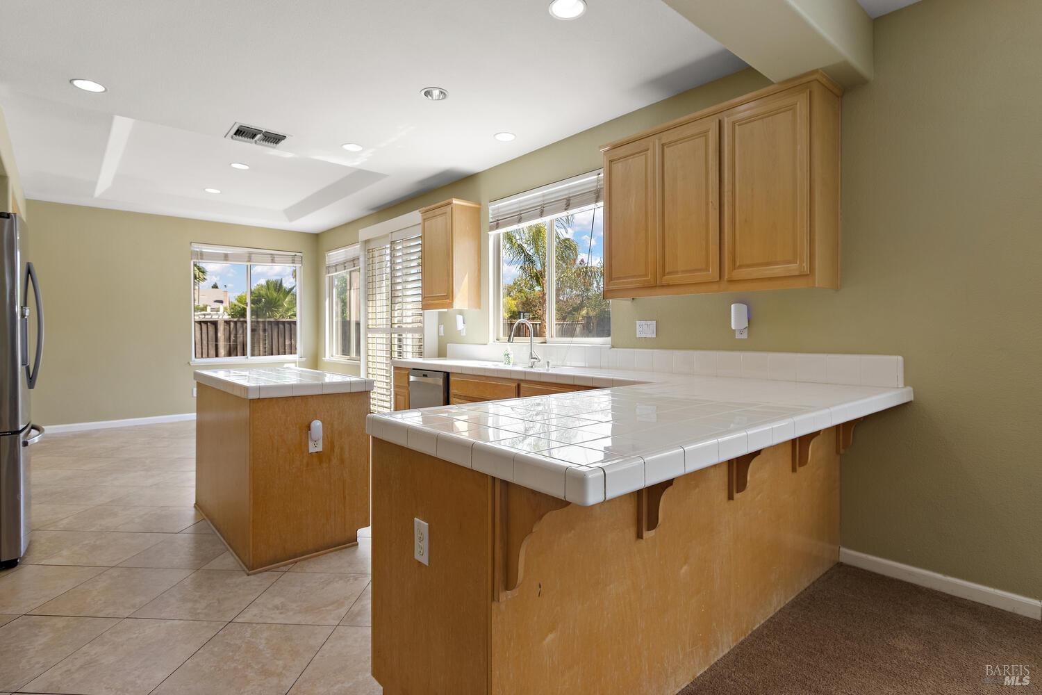 Detail Gallery Image 7 of 45 For 2721 Vallejo Ct, Antioch,  CA 94531 - 5 Beds | 3 Baths
