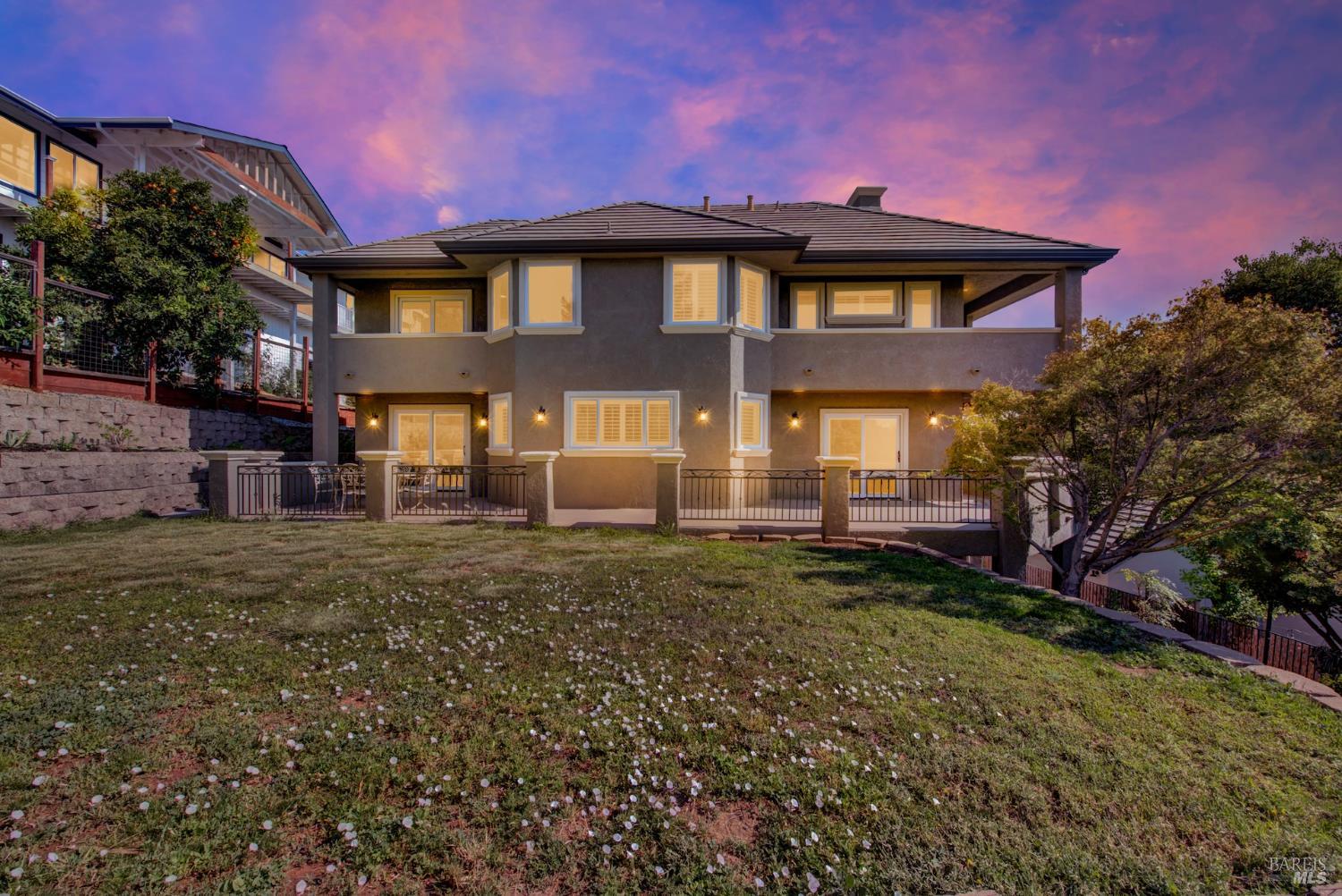 Detail Gallery Image 8 of 98 For 681 Hillside Dr, Fairfield,  CA 94533 - 5 Beds | 4/2 Baths