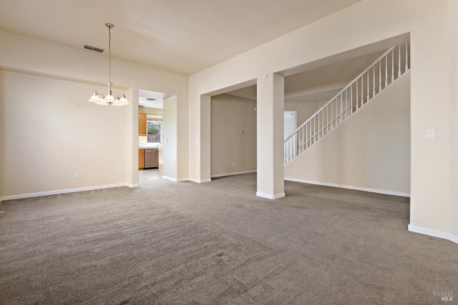 Detail Gallery Image 6 of 45 For 2721 Vallejo Ct, Antioch,  CA 94531 - 5 Beds | 3 Baths