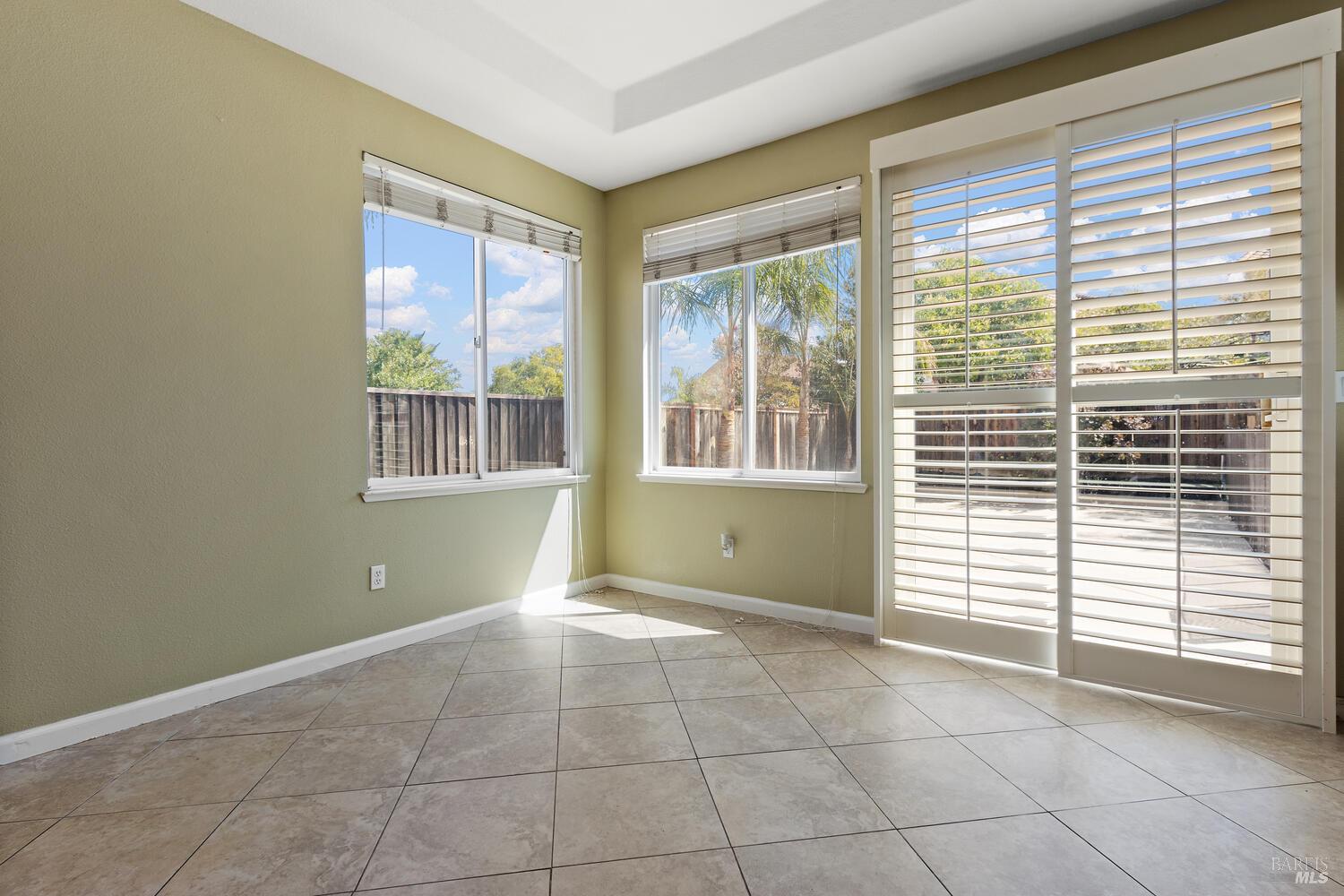Detail Gallery Image 11 of 45 For 2721 Vallejo Ct, Antioch,  CA 94531 - 5 Beds | 3 Baths