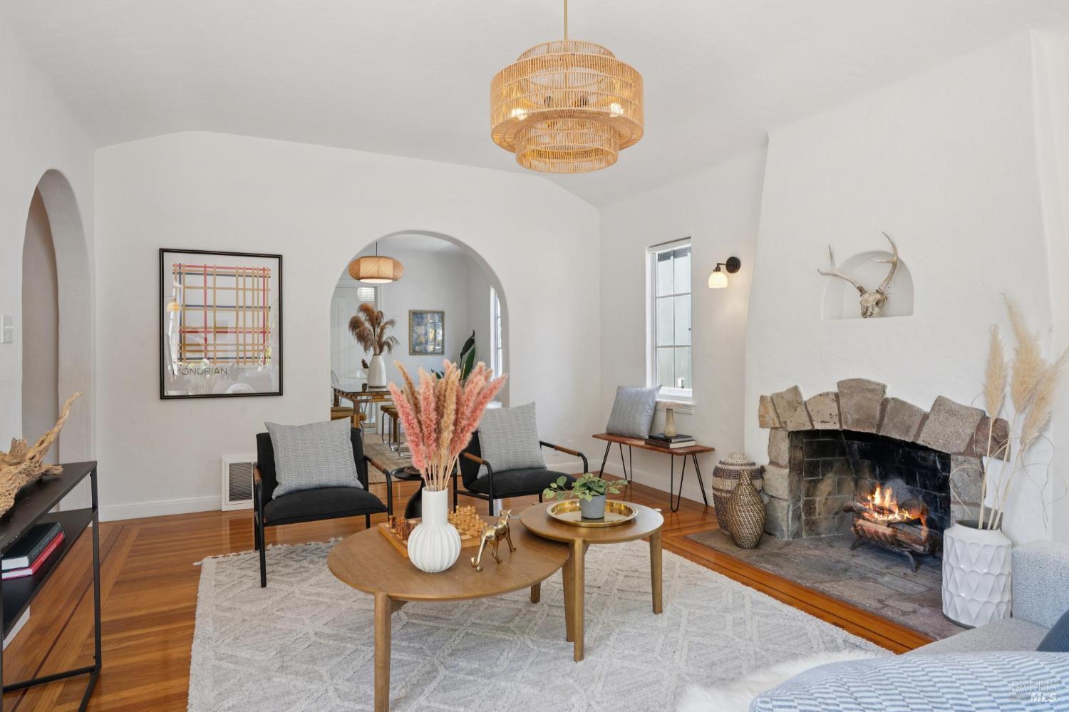Detail Gallery Image 4 of 52 For 1943 5th Ave, San Rafael,  CA 94901 - 3 Beds | 1/1 Baths