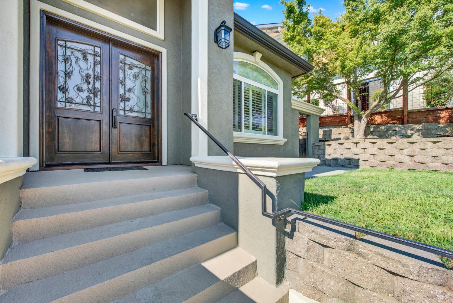 Detail Gallery Image 16 of 98 For 681 Hillside Dr, Fairfield,  CA 94533 - 5 Beds | 4/2 Baths