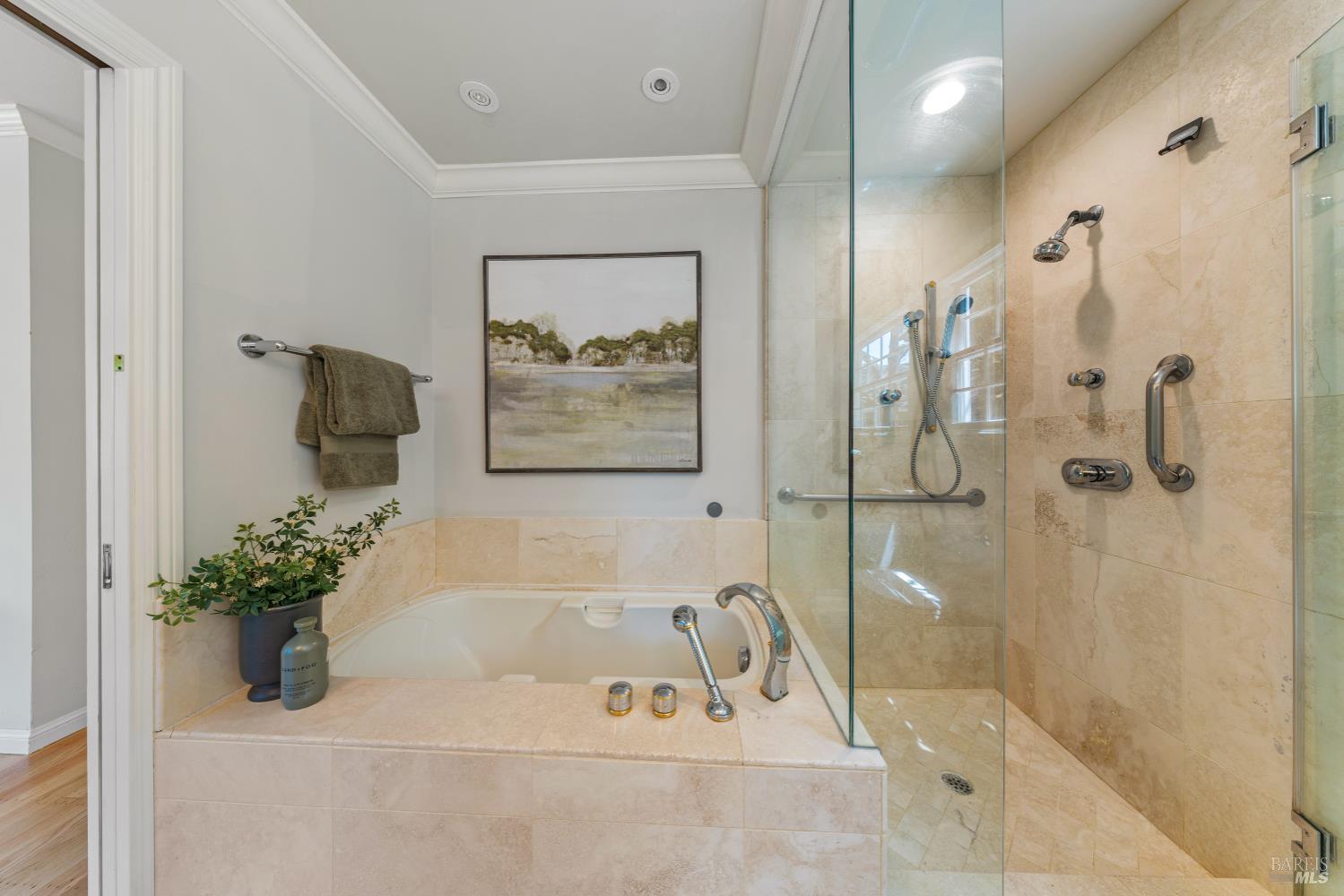 Detail Gallery Image 28 of 43 For 4655 Paradise Dr, Tiburon,  CA 94920 - 4 Beds | 2 Baths
