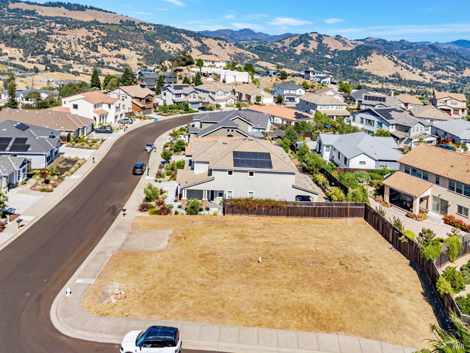 Detail Gallery Image 11 of 23 For 3987 Millbrook Dr, Santa Rosa,  CA 95404 - – Beds | – Baths
