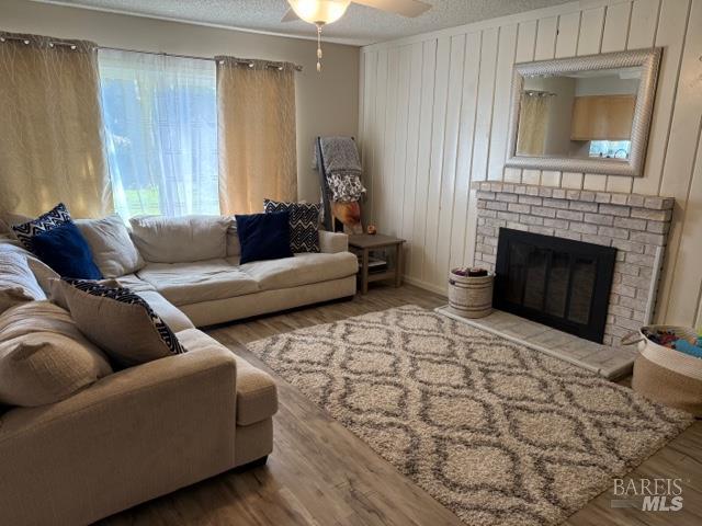 Detail Gallery Image 3 of 15 For 730 Mckenzie Ct, Dixon,  CA 95620 - 4 Beds | 2/1 Baths