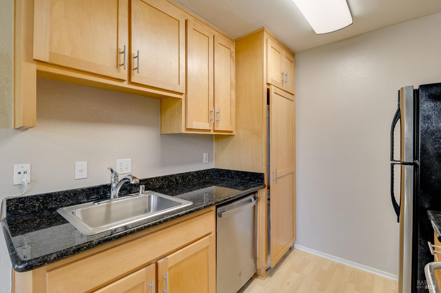 Detail Gallery Image 11 of 36 For 900 Cambridge Dr #104,  Benicia,  CA 94510 - 1 Beds | 1 Baths