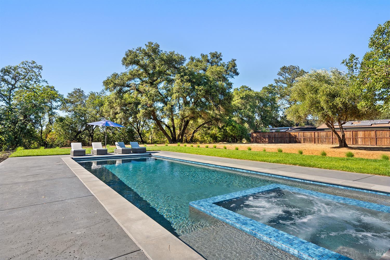 Detail Gallery Image 45 of 66 For 2283 Woodside Way, Healdsburg,  CA 95448 - 3 Beds | 4 Baths