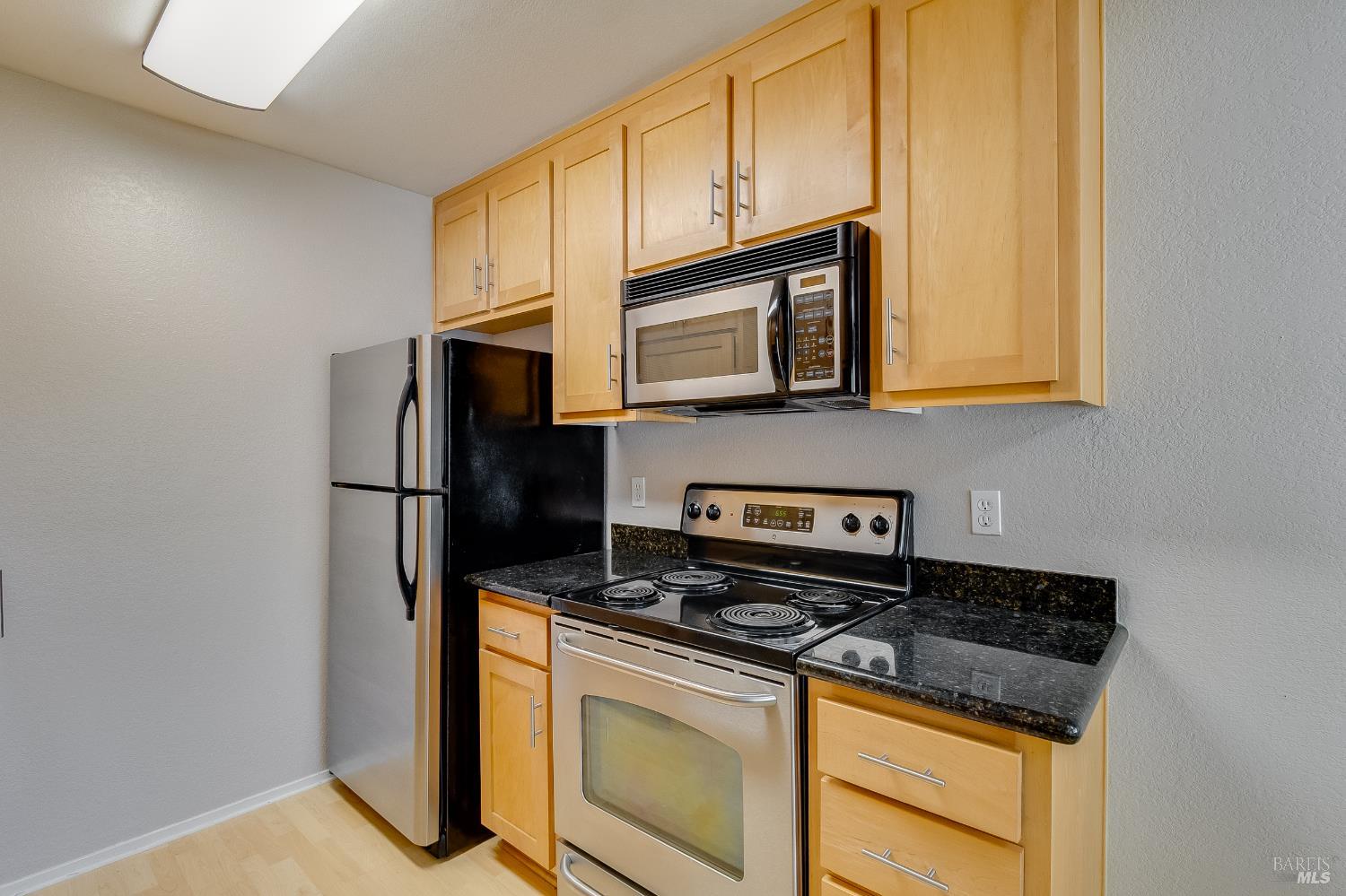 Detail Gallery Image 12 of 36 For 900 Cambridge Dr #104,  Benicia,  CA 94510 - 1 Beds | 1 Baths