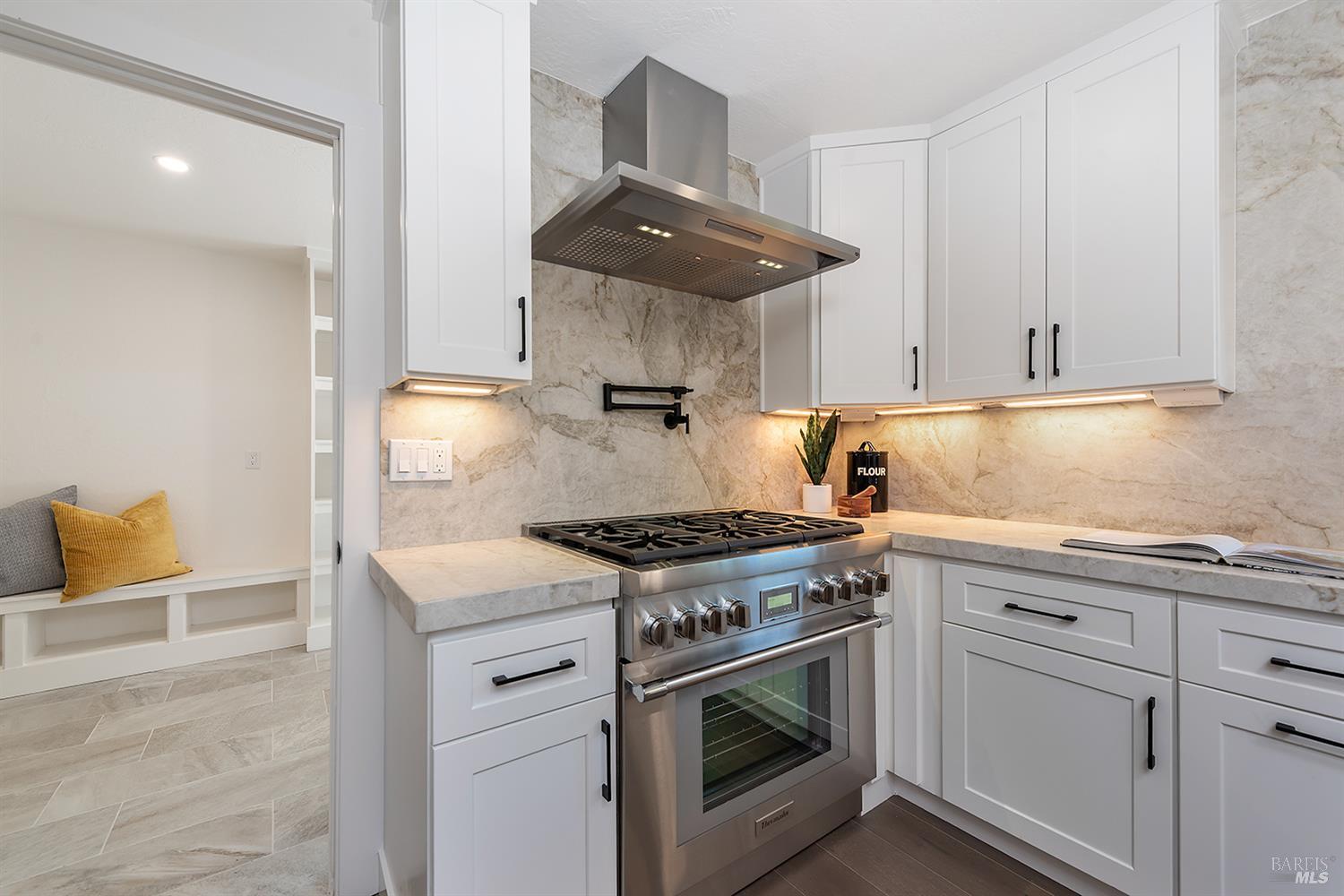 Detail Gallery Image 15 of 66 For 2283 Woodside Way, Healdsburg,  CA 95448 - 3 Beds | 4 Baths