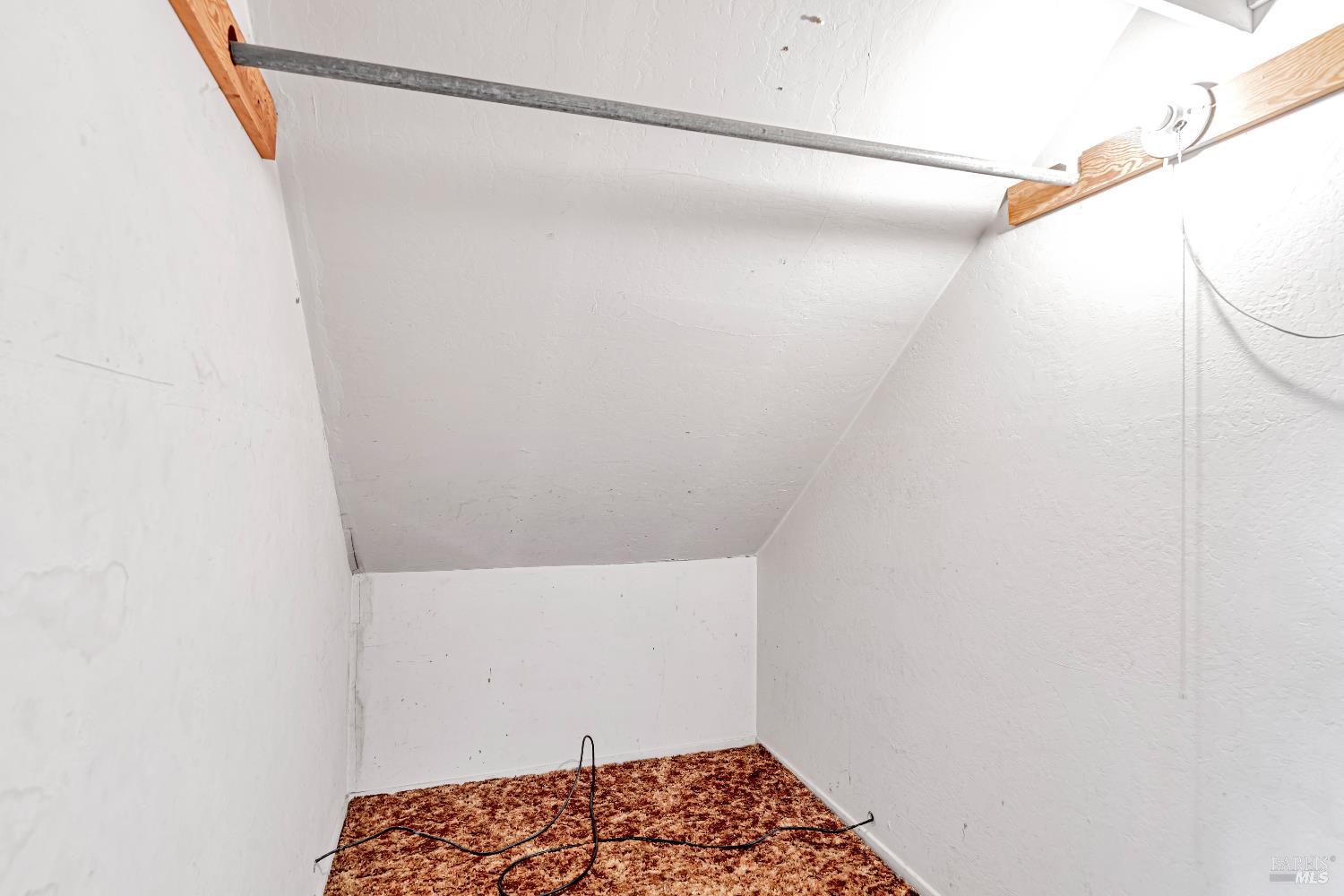 Detail Gallery Image 16 of 39 For 525 Park Ln, Petaluma,  CA 94954 - 4 Beds | 2 Baths