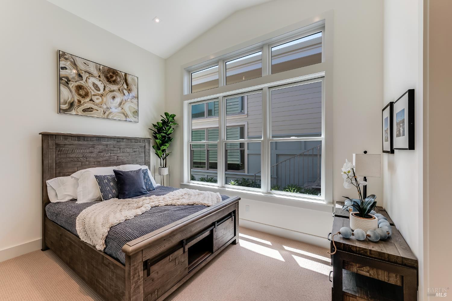 Detail Gallery Image 19 of 27 For 330 Bay Vista Ln, Bodega Bay,  CA 94923 - 3 Beds | 3 Baths