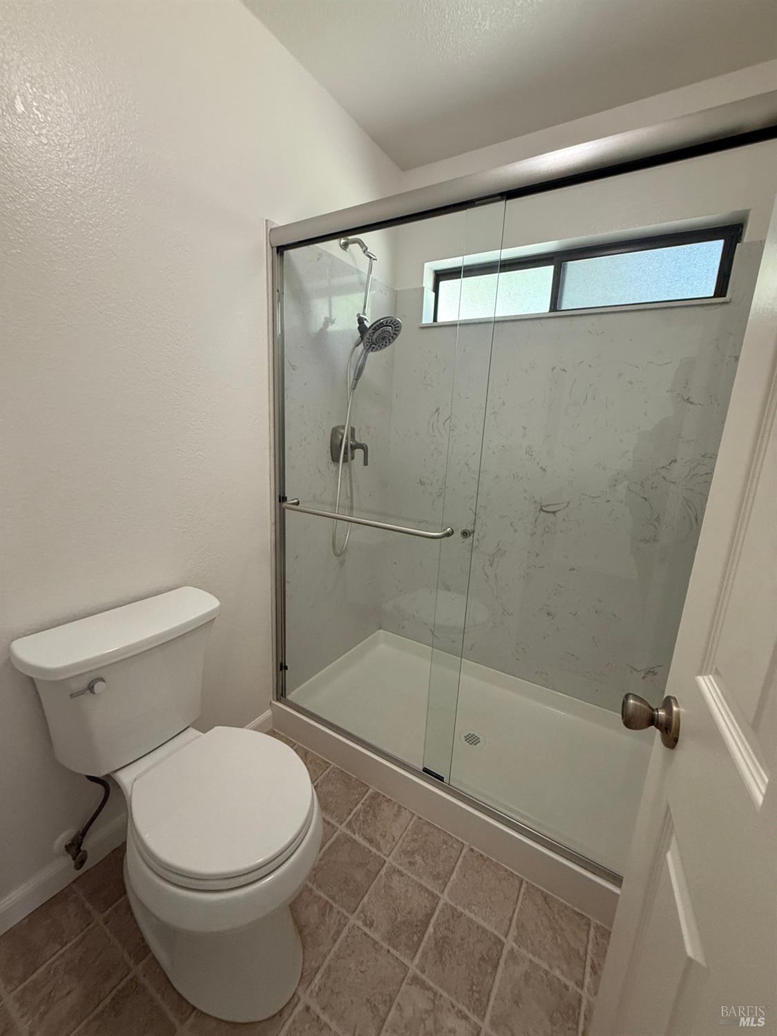 Detail Gallery Image 10 of 15 For 524 Oakmeadow Ct, Vacaville,  CA 95687 - 4 Beds | 2 Baths