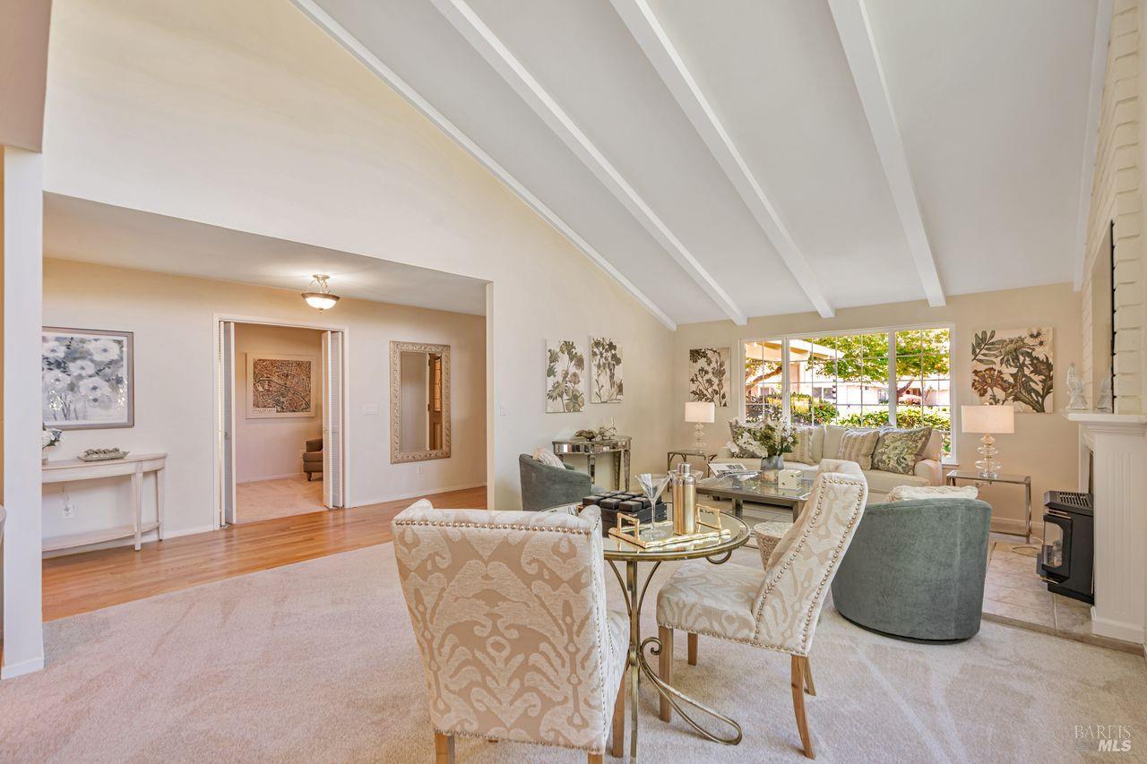 Detail Gallery Image 6 of 37 For 356 Pythian Rd, Santa Rosa,  CA 95409 - 3 Beds | 2 Baths