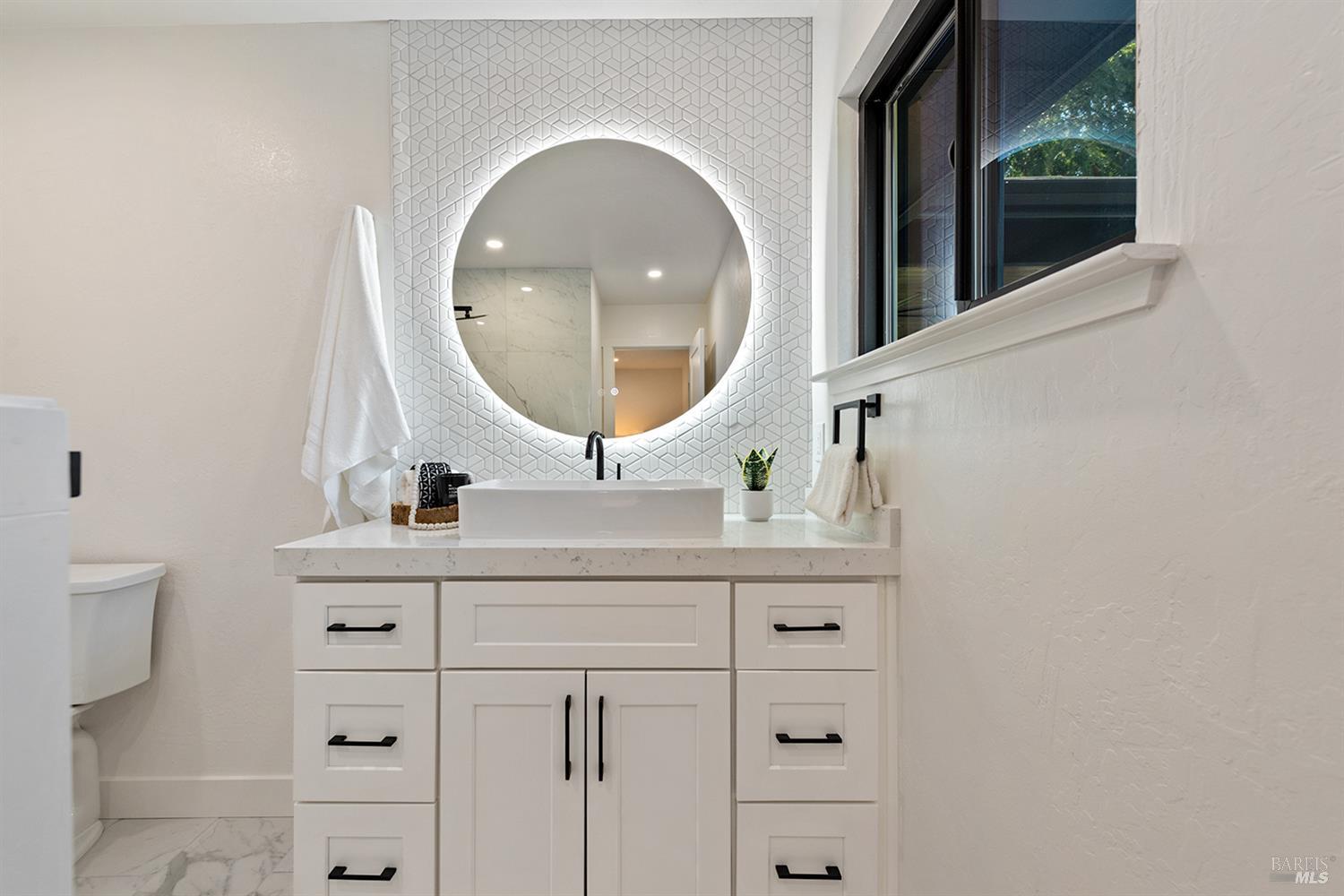 Detail Gallery Image 31 of 66 For 2283 Woodside Way, Healdsburg,  CA 95448 - 3 Beds | 4 Baths
