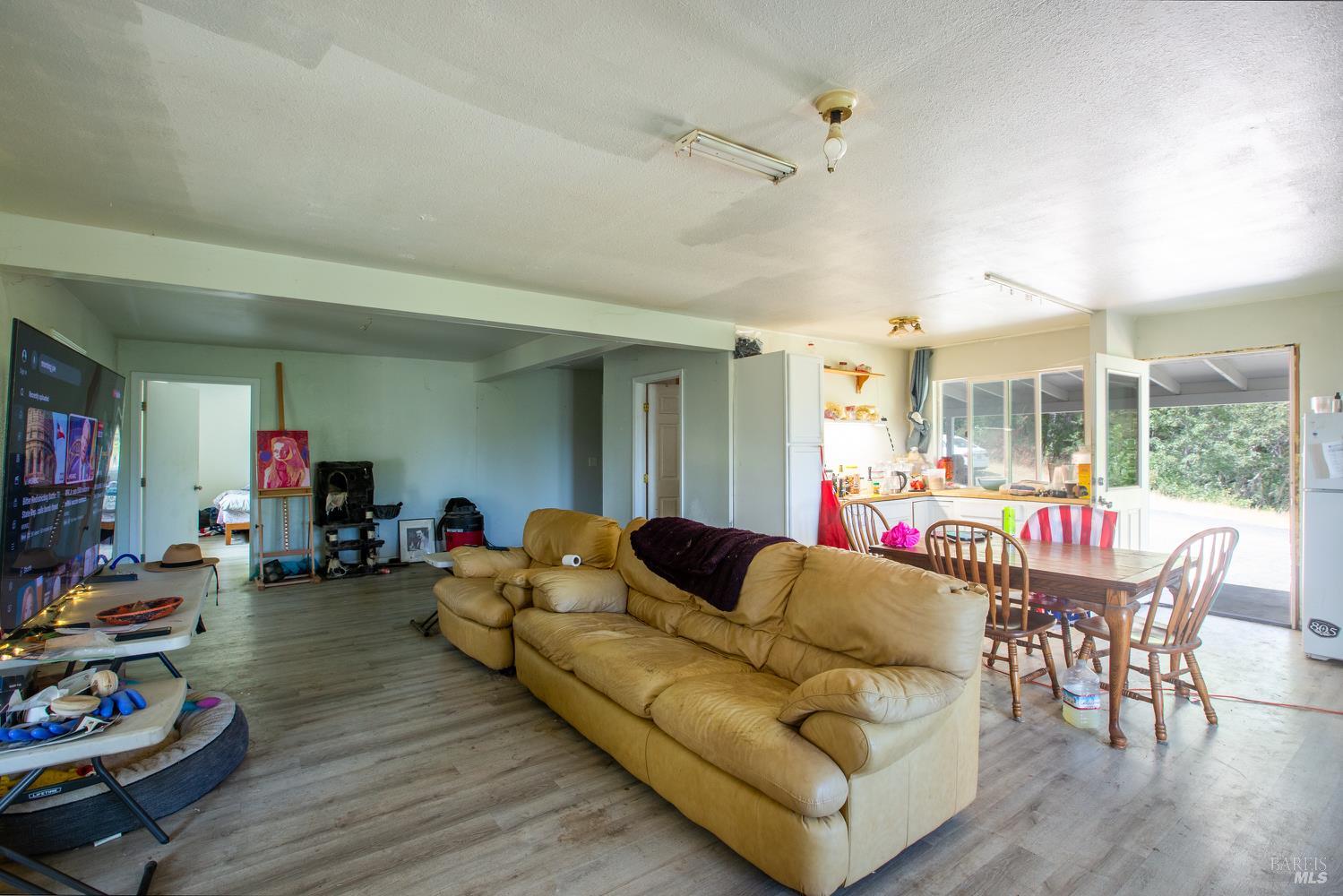 Detail Gallery Image 8 of 28 For 18500 Shafer Ranch Rd, Willits,  CA 95490 - 2 Beds | 1 Baths