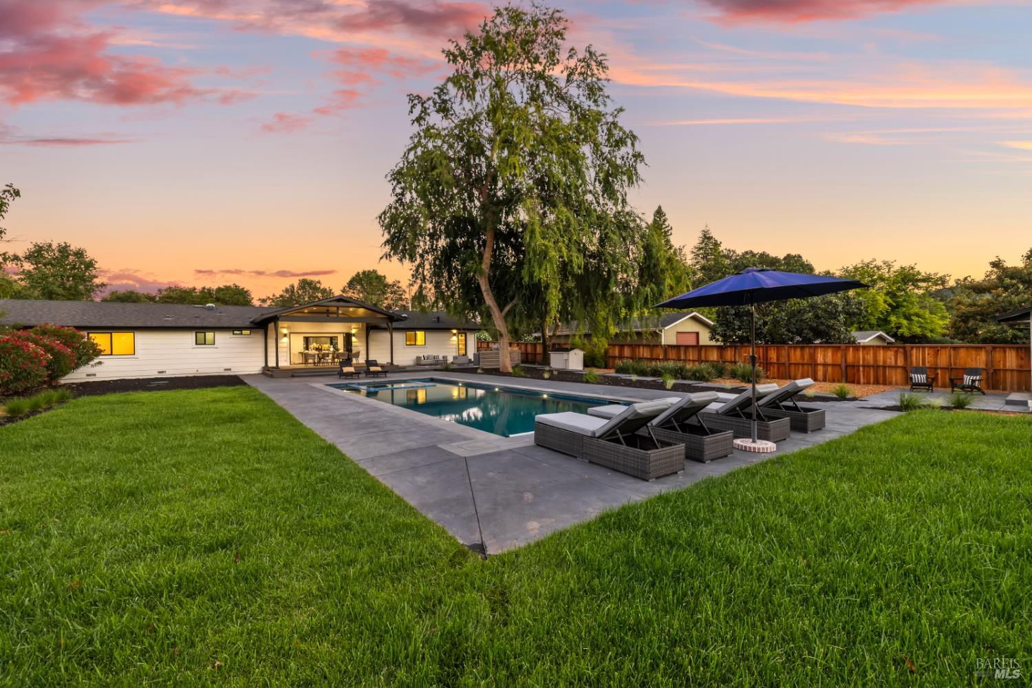 Detail Gallery Image 55 of 66 For 2283 Woodside Way, Healdsburg,  CA 95448 - 3 Beds | 4 Baths