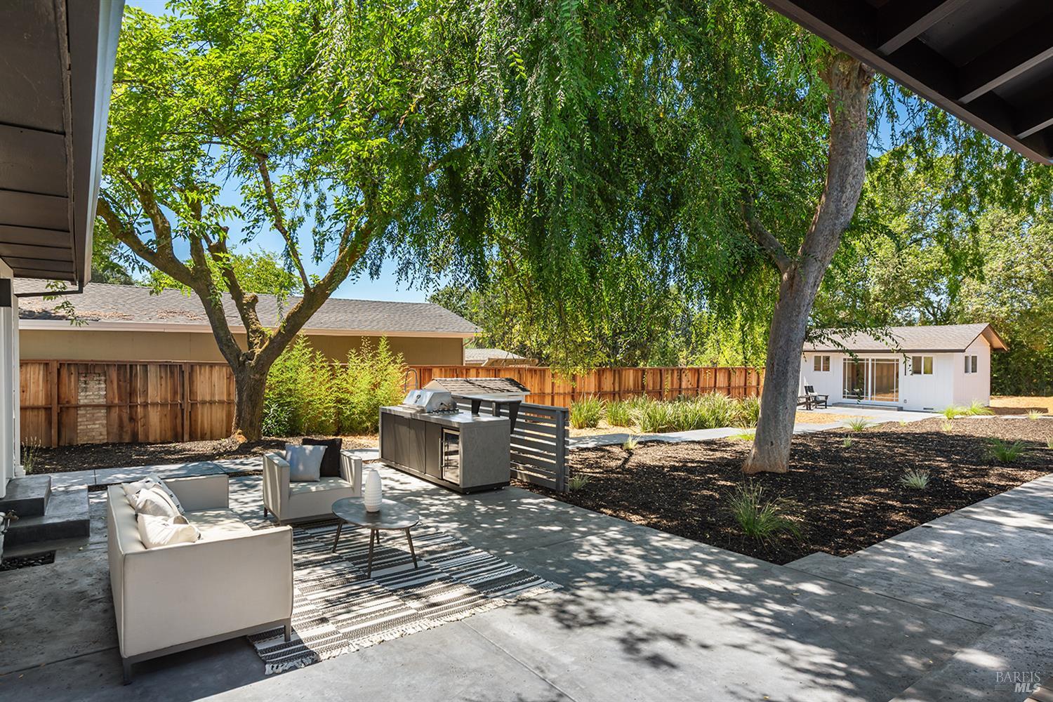 Detail Gallery Image 36 of 66 For 2283 Woodside Way, Healdsburg,  CA 95448 - 3 Beds | 4 Baths
