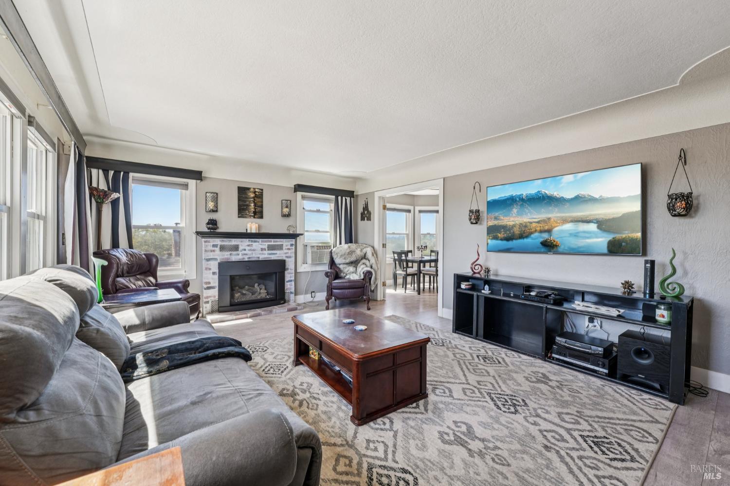 Detail Gallery Image 3 of 50 For 732 Jennings Ave, Vallejo,  CA 94591 - 2 Beds | 1 Baths