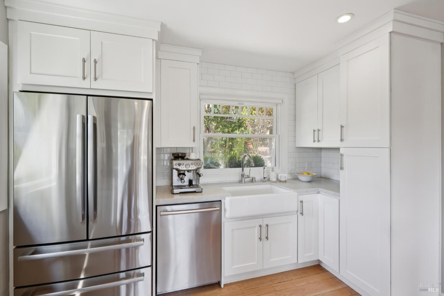 Detail Gallery Image 8 of 57 For 34 Ridge Ave, San Rafael,  CA 94901 - 3 Beds | 3 Baths