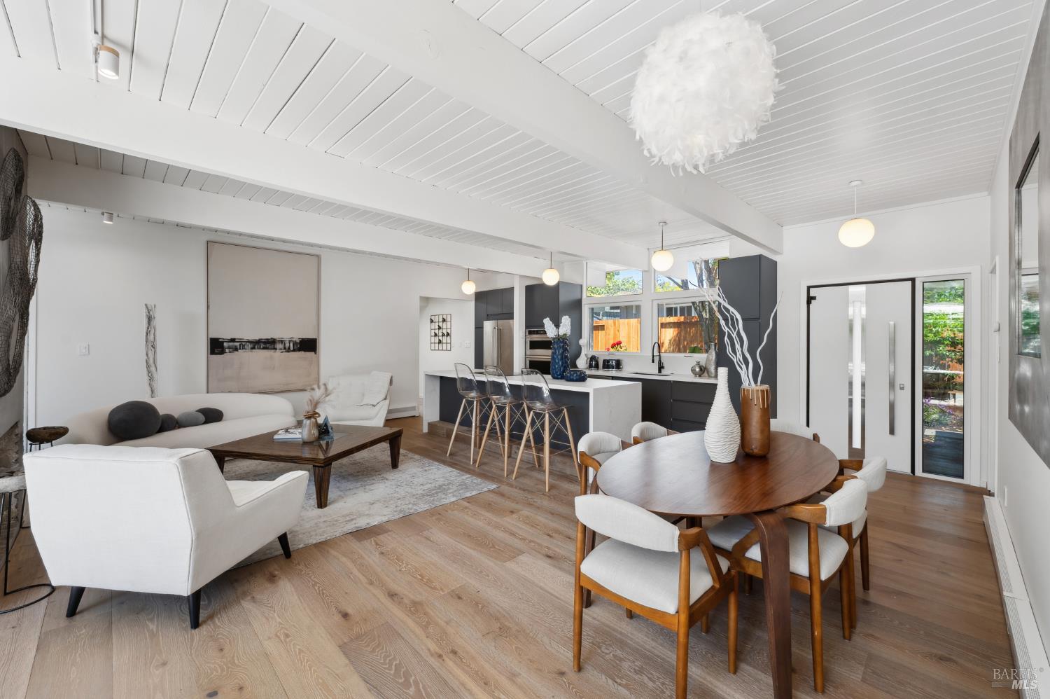 Detail Gallery Image 5 of 21 For 853 Pine Ln, San Rafael,  CA 94903 - 4 Beds | 2 Baths