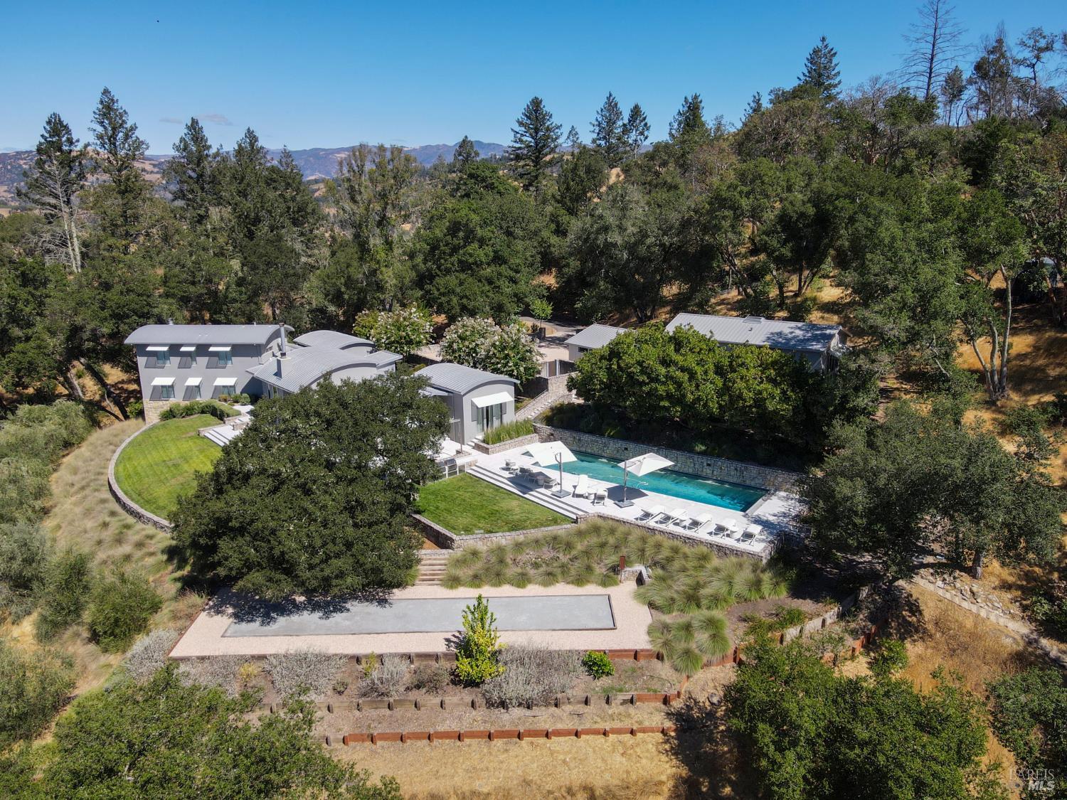 Detail Gallery Image 4 of 83 For 13418 Chalk Hill Rd, Healdsburg,  CA 95448 - 3 Beds | 4/1 Baths