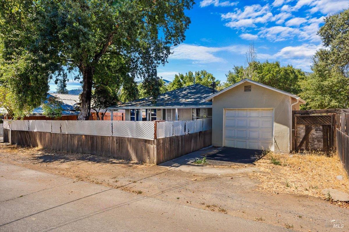 Detail Gallery Image 1 of 1 For 135 Waugh Ln, Ukiah,  CA 95482 - 2 Beds | 1 Baths