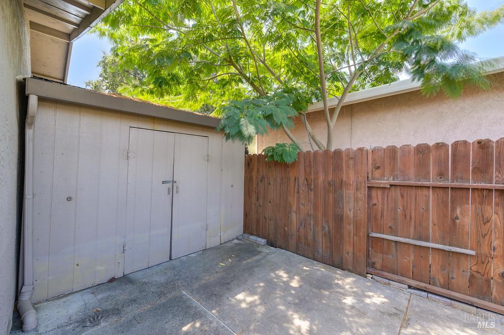 Detail Gallery Image 3 of 15 For 232 Riverdale Ave, Vacaville,  CA 95687 - 3 Beds | 1 Baths