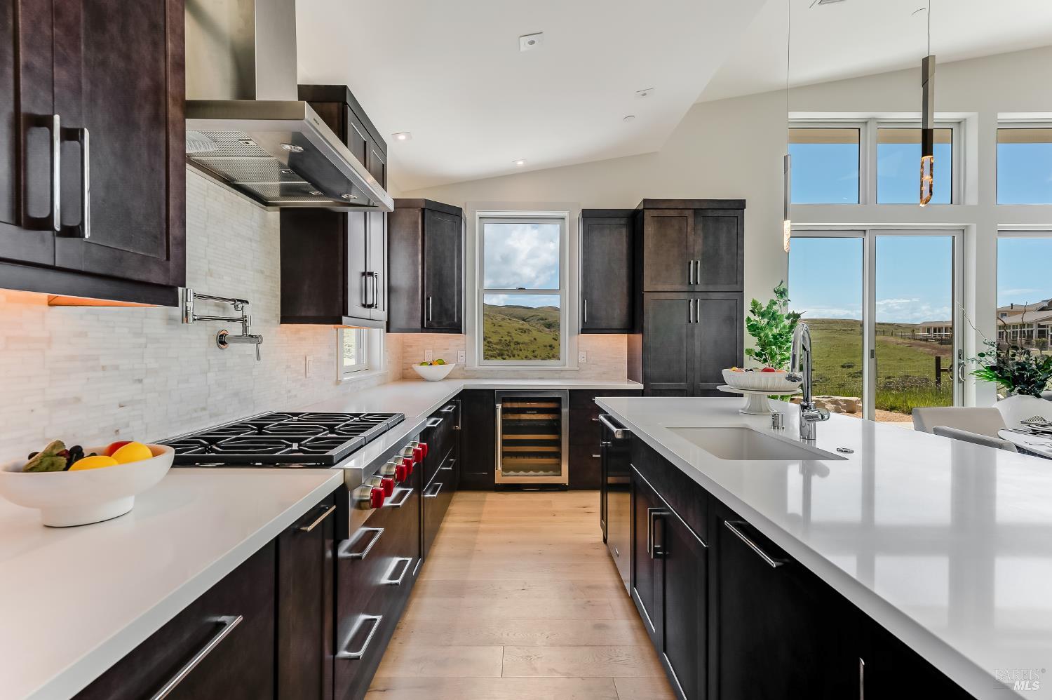 Detail Gallery Image 12 of 27 For 330 Bay Vista Ln, Bodega Bay,  CA 94923 - 3 Beds | 3 Baths
