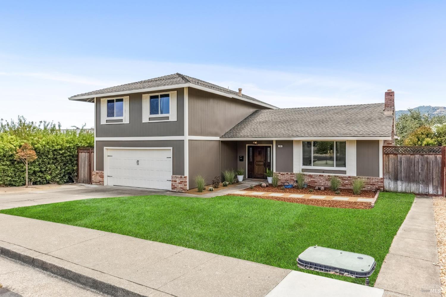 Detail Gallery Image 2 of 30 For 159 Michele Cir, Novato,  CA 94947 - 4 Beds | 3 Baths