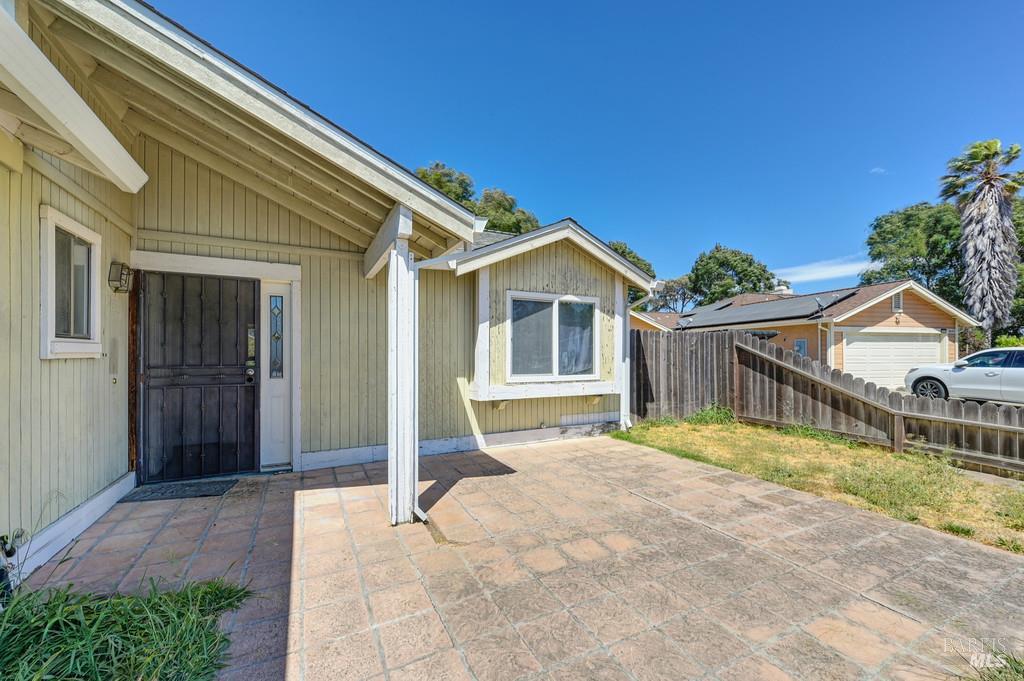 Detail Gallery Image 3 of 25 For 2638 Shasta Ct, Fairfield,  CA 94533 - 5 Beds | 2 Baths