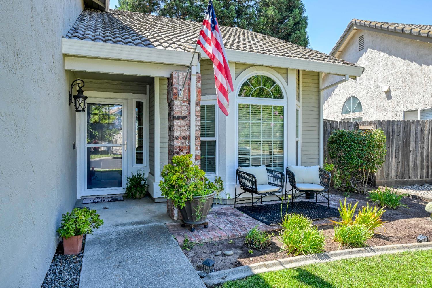 Detail Gallery Image 2 of 44 For 381 Shannon Dr, Vacaville,  CA 95688 - 4 Beds | 3 Baths