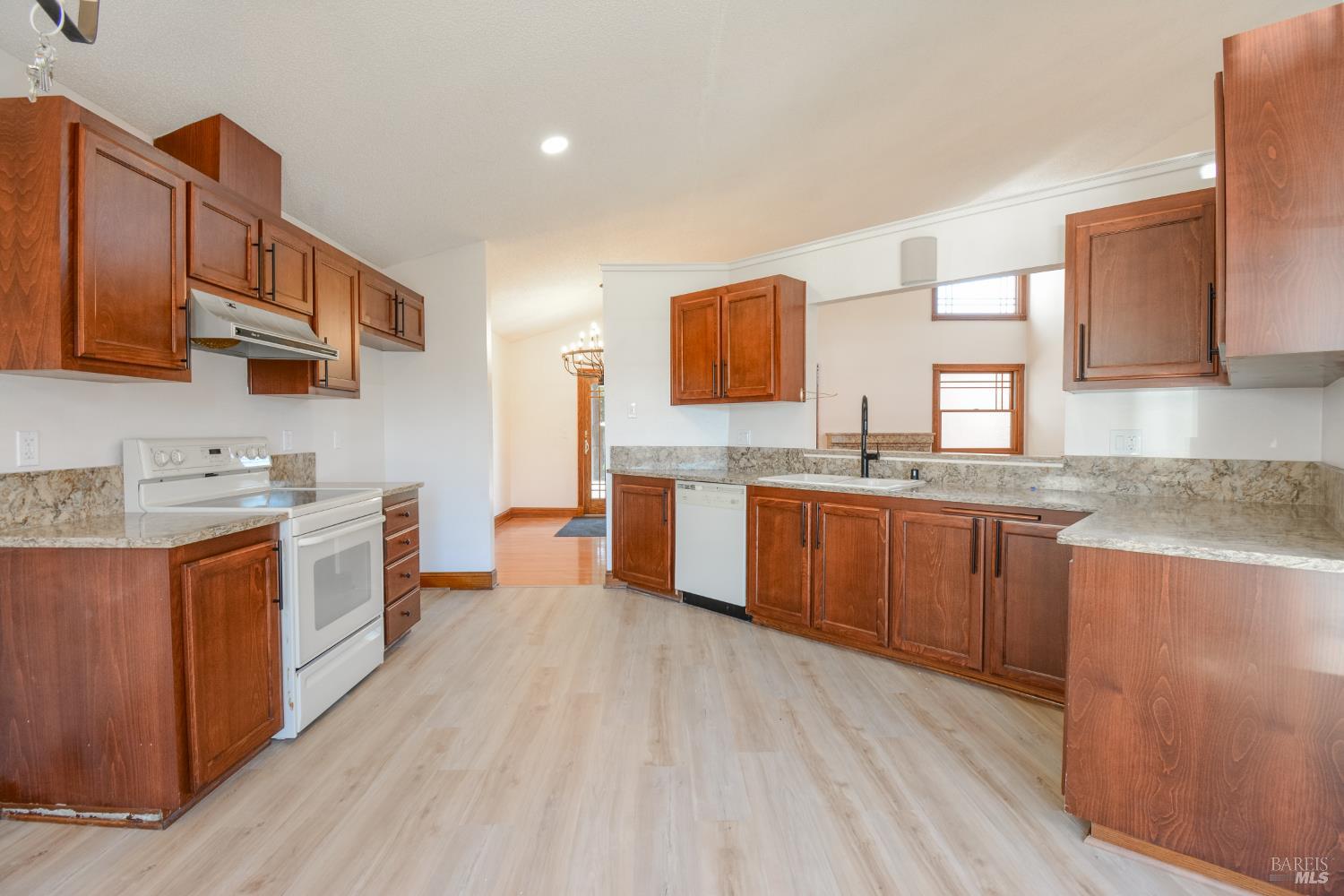 Detail Gallery Image 12 of 36 For 941 Hickory Ct, Fairfield,  CA 94533 - 3 Beds | 2 Baths