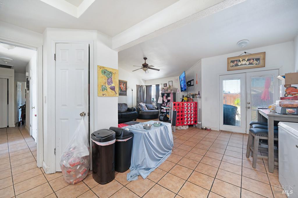 Detail Gallery Image 6 of 25 For 2638 Shasta Ct, Fairfield,  CA 94533 - 5 Beds | 2 Baths