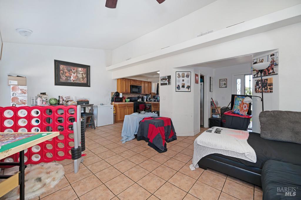 Detail Gallery Image 10 of 25 For 2638 Shasta Ct, Fairfield,  CA 94533 - 5 Beds | 2 Baths