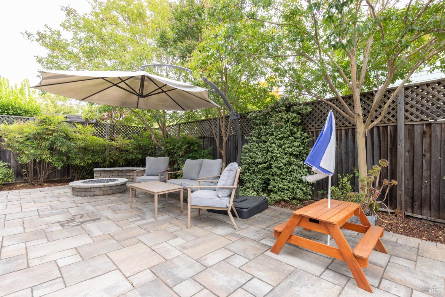 Detail Gallery Image 35 of 42 For 1694 Southridge Dr, Petaluma,  CA 94954 - 4 Beds | 2/1 Baths