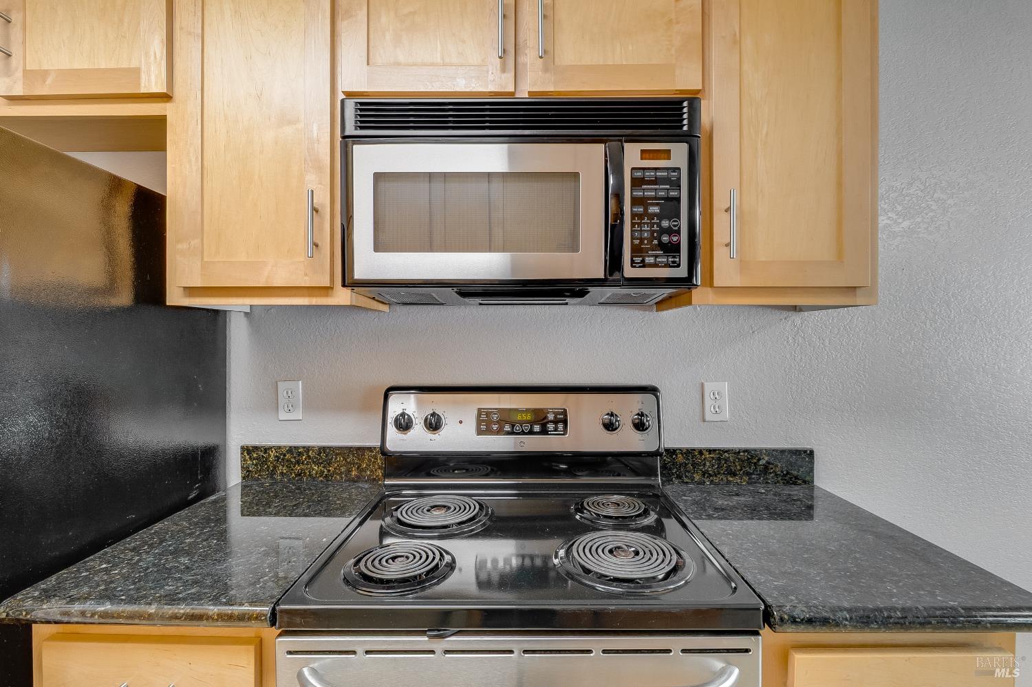 Detail Gallery Image 13 of 36 For 900 Cambridge Dr #104,  Benicia,  CA 94510 - 1 Beds | 1 Baths